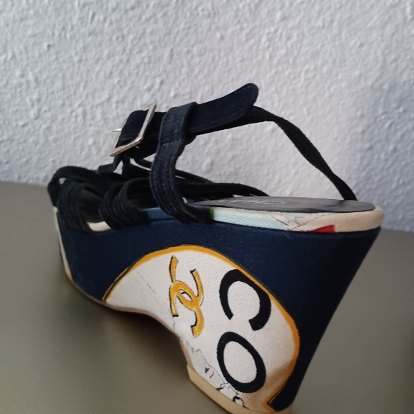 Chanel Wedges Navy blue with designs - Picture 6 of 9
